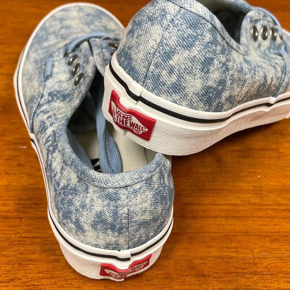 Vans - Denim and Carolina Blue - Authentic style - 7.5 - Picture 2 of 3